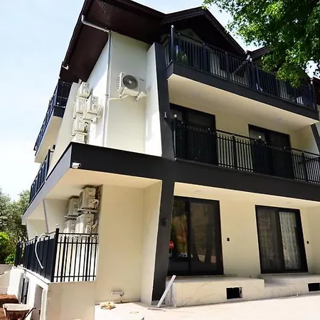 7 Continent Icmeler Apartament